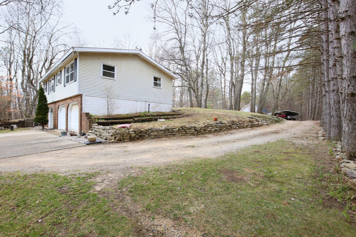 19850 Kimball Road Pierson, MI 49339 - Photo 17 of 27 IMG_3569