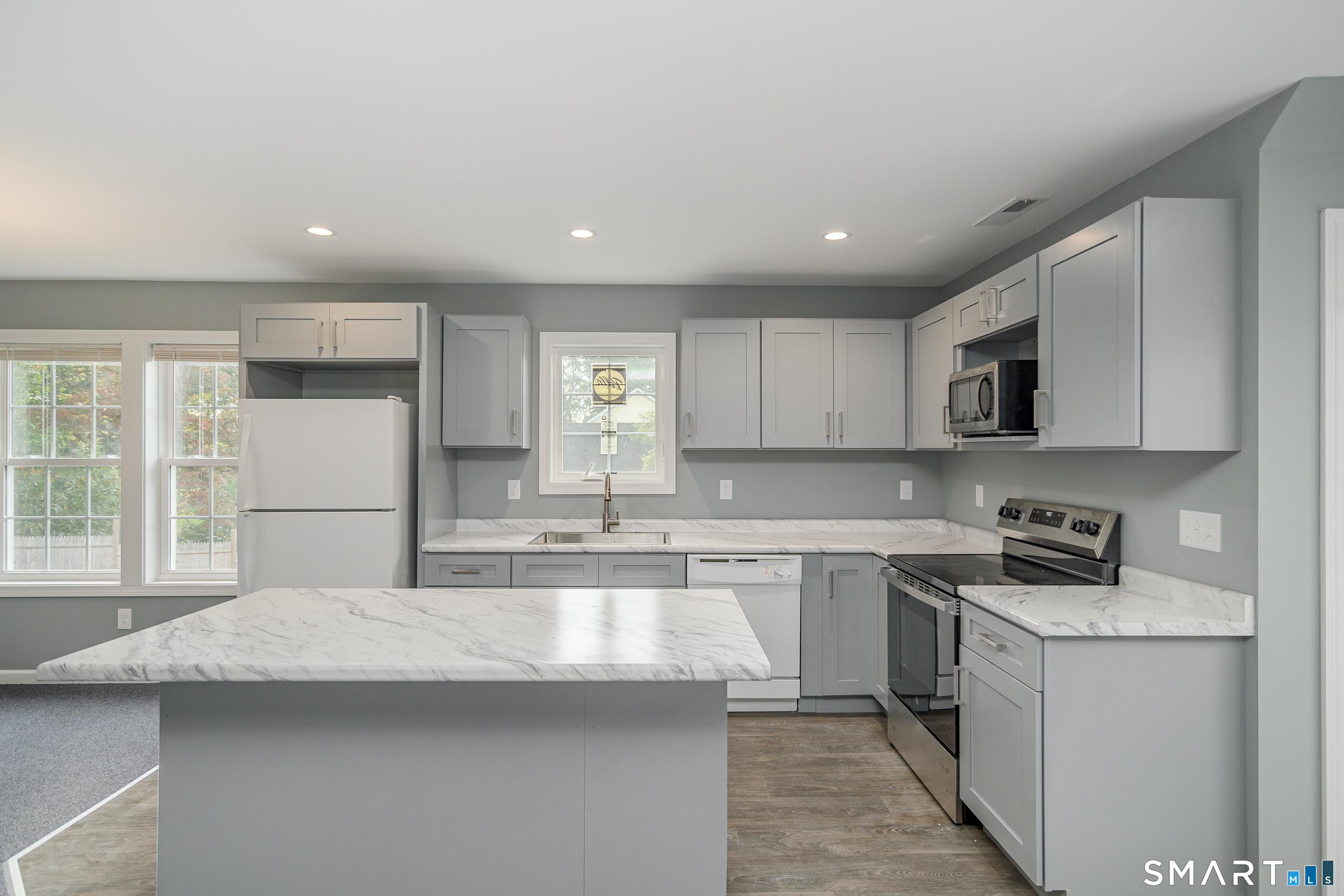 Kitchen with island