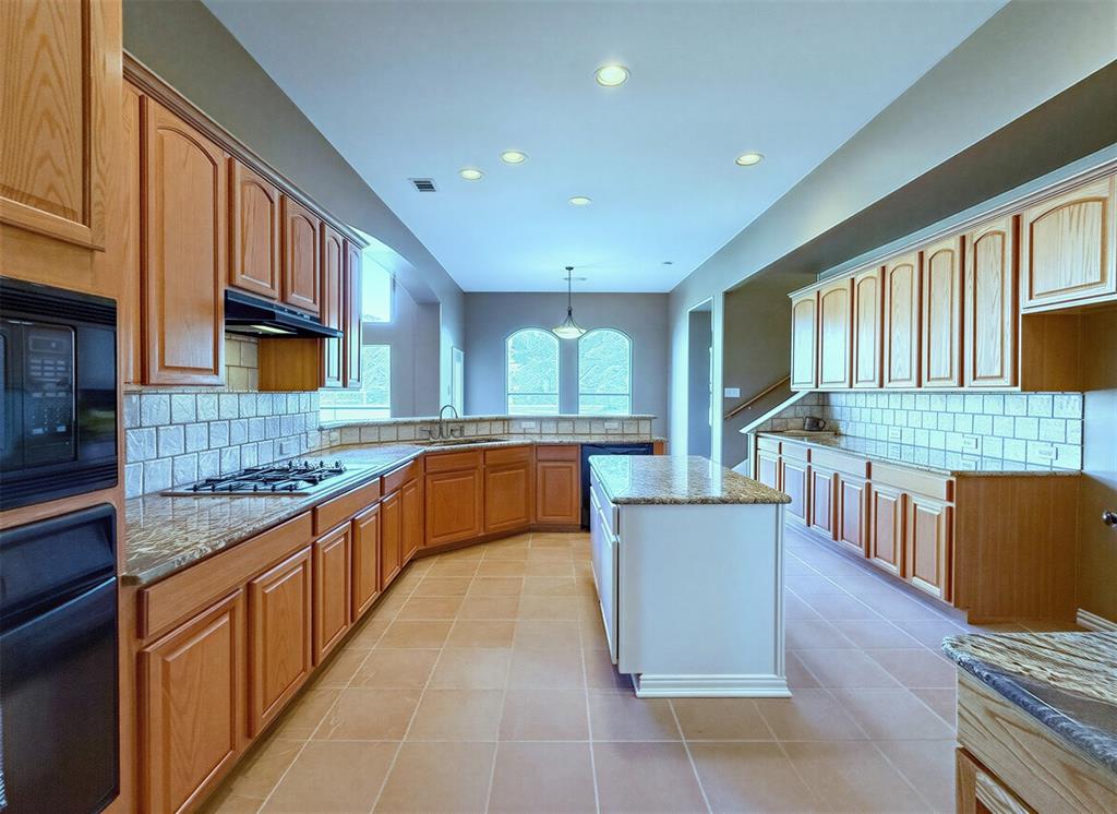 7517 Rodeo Drive Denton, TX 76208 - Photo 11 of 39 Gallery Image 11