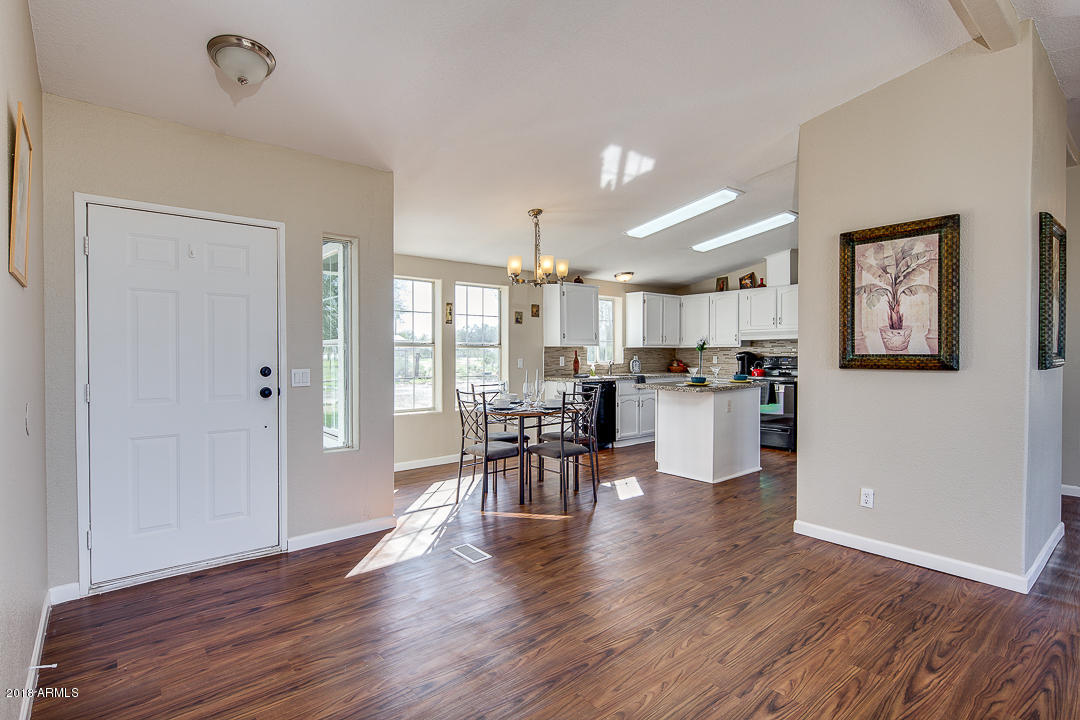 20932 West Cheyenne Road Buckeye, AZ 85326 - Photo 5 of 47 05-Cheyenne