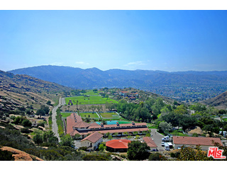 2940 Kuehner Drive Simi Valley, CA 93063 - Photo 2 of 31