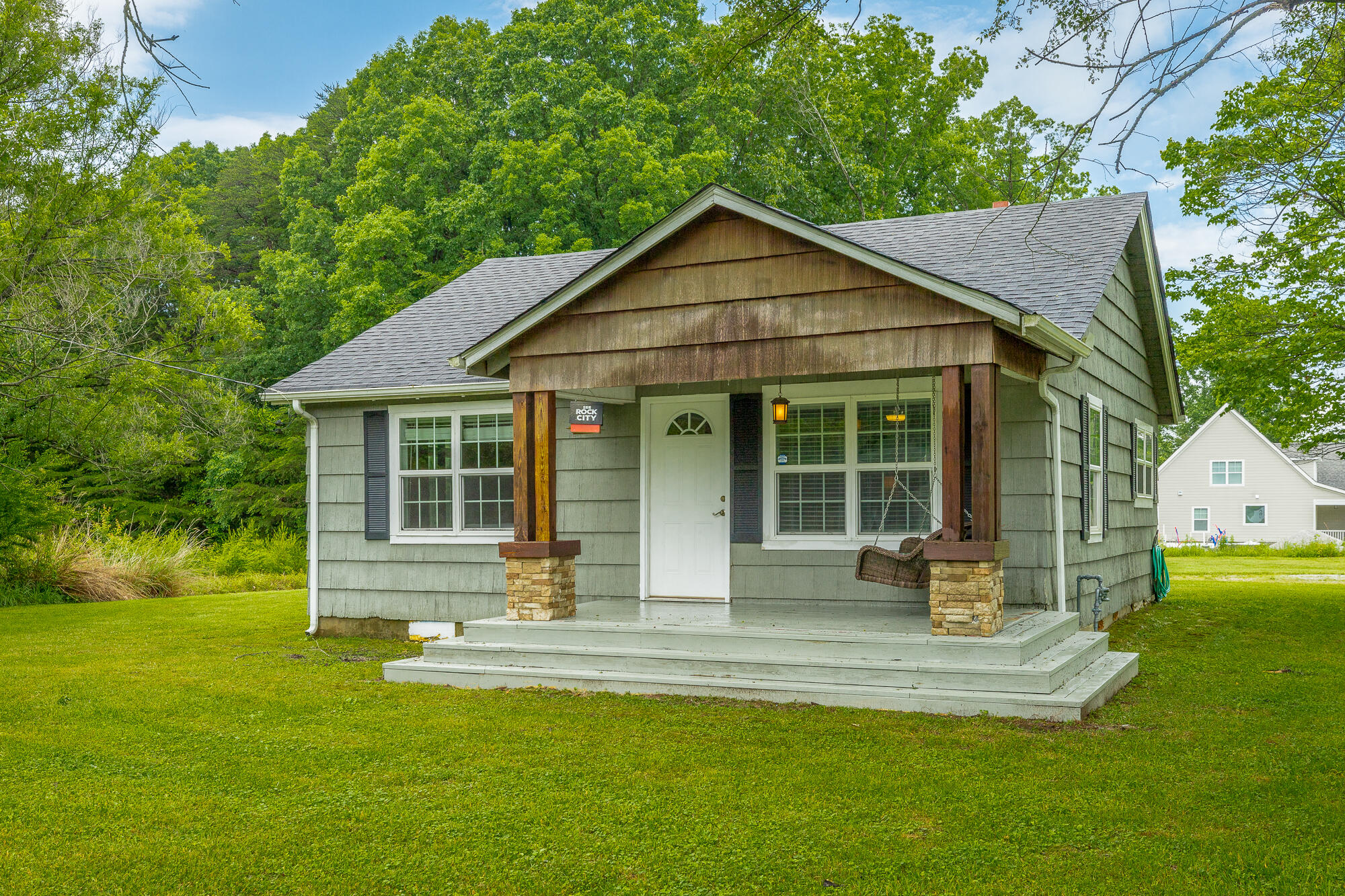 2957 Corral Road Signal Mountain, TN 37377 - Photo 2 of 29 2957 Corral Rd
