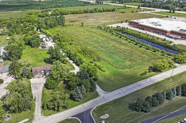 $2,499,990 | 6218 31st Street, Somers, WI 53144