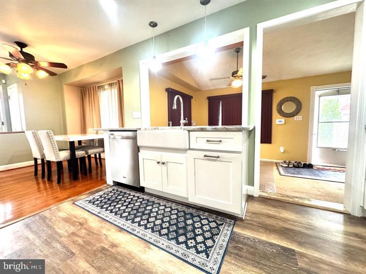 209 Mountain Road Linthicum Heights, MD 21090 - Photo 12 of 59 Bright and inviting kitchen space.