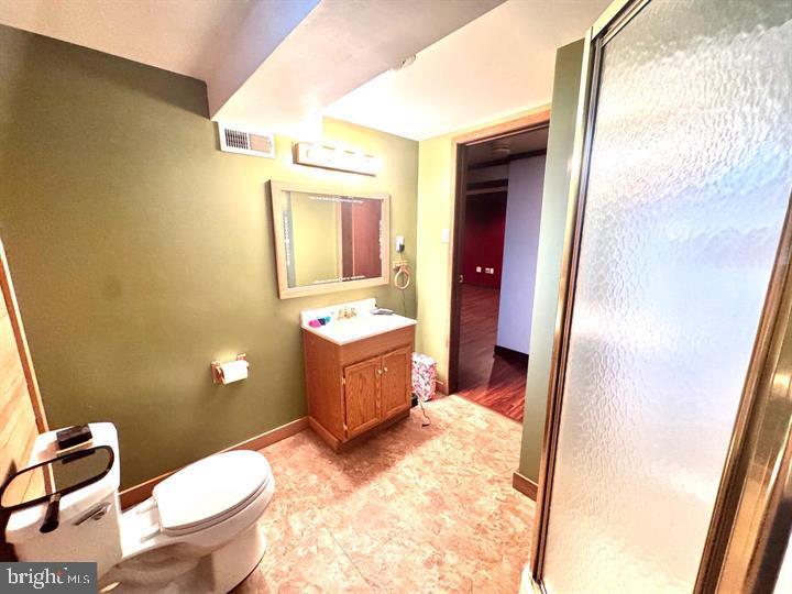 209 Mountain Road Linthicum Heights, MD 21090 - Photo 27 of 59 Charming bathroom with modern touches.