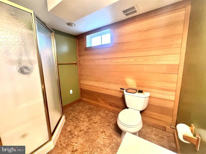 209 Mountain Road Linthicum Heights, MD 21090 - Photo 28 of 59 Modern bathroom with natural wood accents.
