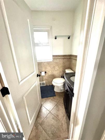 209 Mountain Road Linthicum Heights, MD 21090 - Photo 43 of 59 Bright and inviting bathroom space.