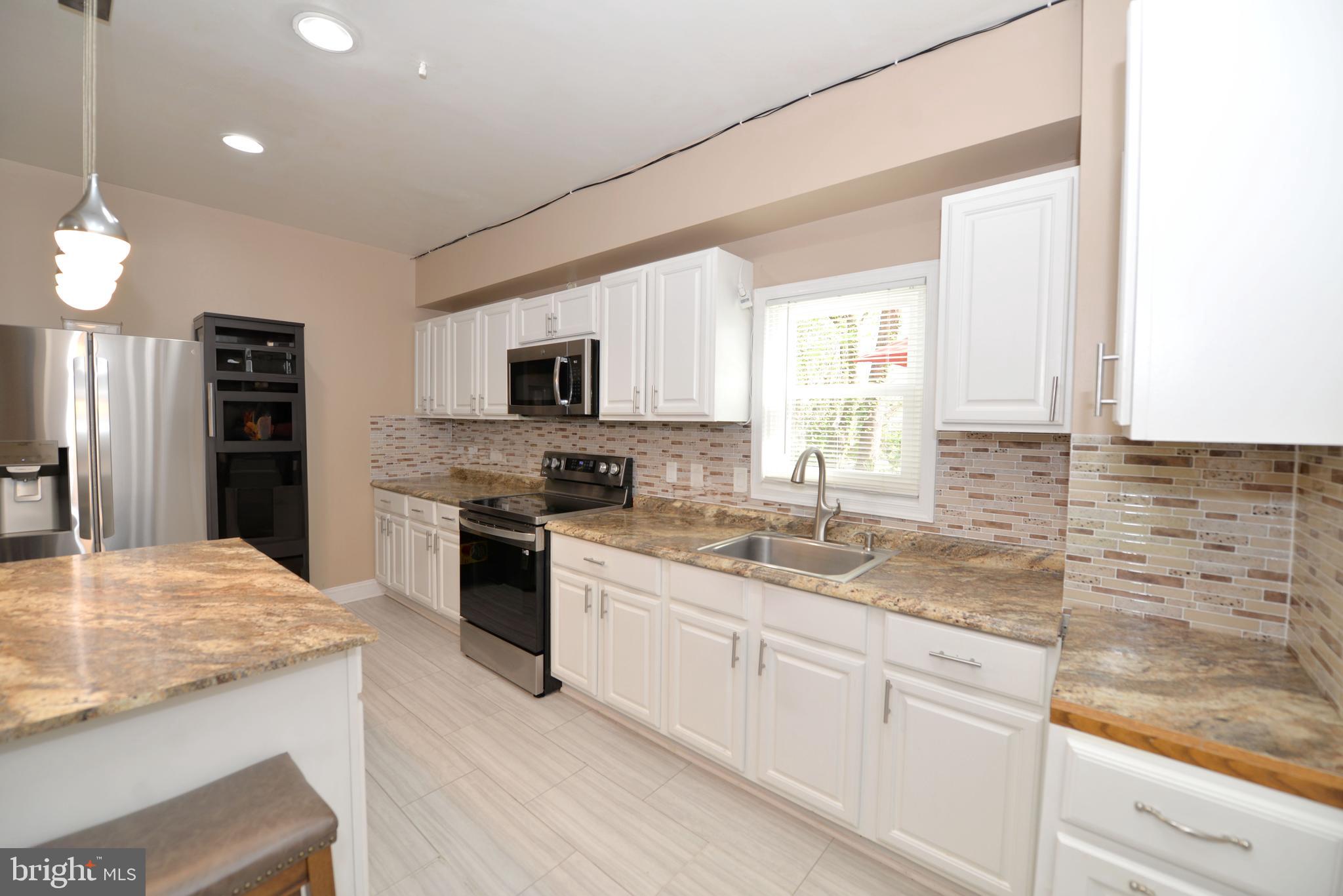 905 Desoto Road Baltimore, MD 21223 - Photo 14 of 38 Kitchen side view