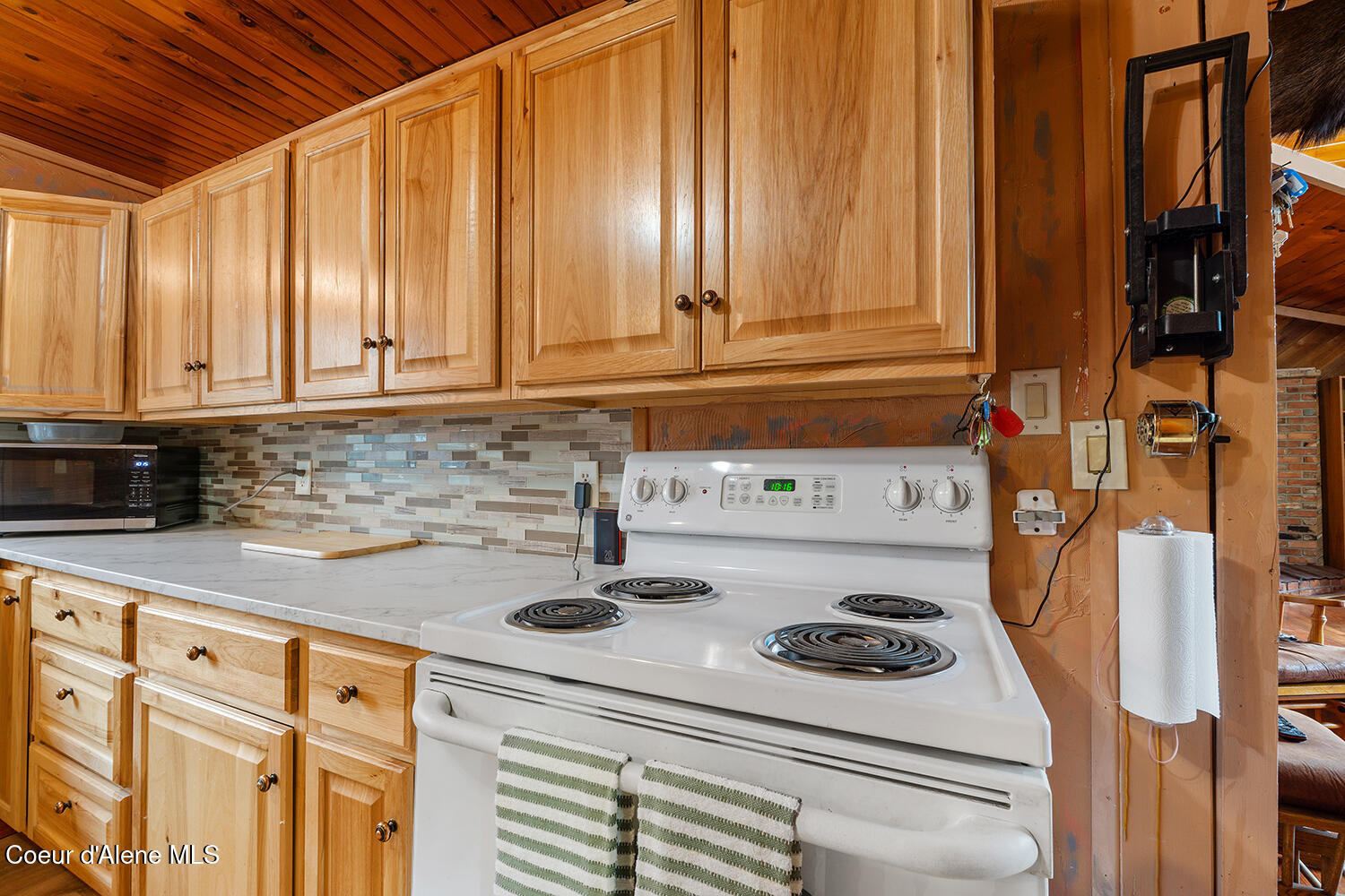 1189 South Allen Road Coeur D'Alene, ID 83814 - Photo 8 of 42 CUSTOM TILE