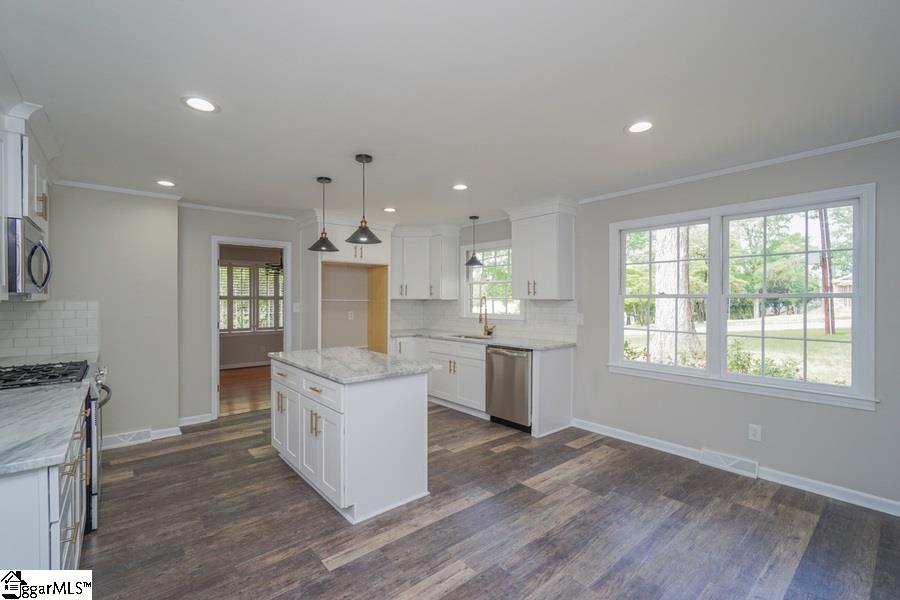 43 Fisher Road Greenville, SC 29615 - Photo 6 of 28 Gallery Image 6
