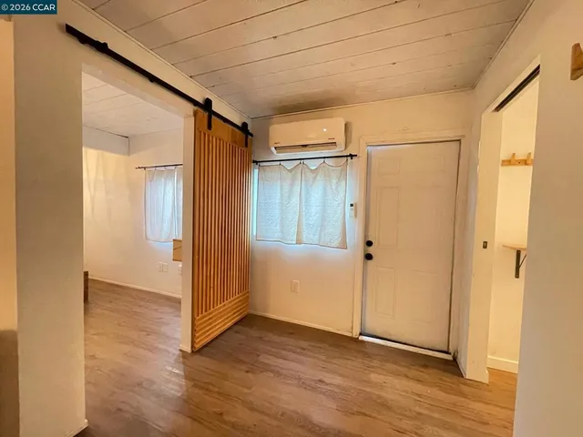 $2,300 | 924 East Meadow Avenue, Pinole, CA 94564