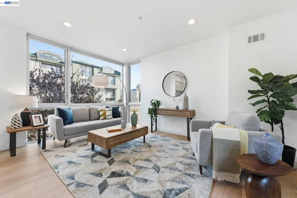 $599,000 | 857 West Grand Avenue, Oakland, CA 94607