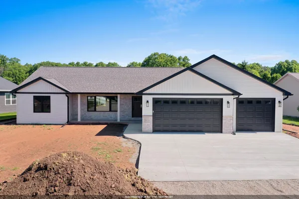 $484,900 | 3022 Winnipeg Street, Menasha, WI 54952