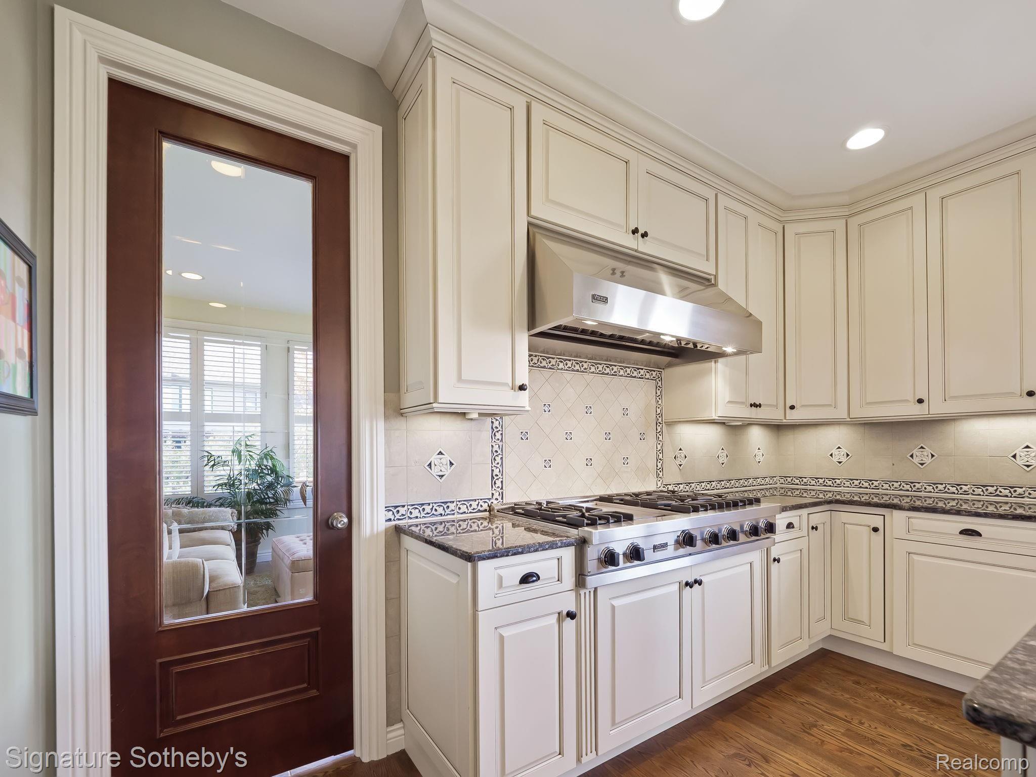 4788 Crestone Way Rochester, MI 48306 - Photo 27 of 63 EASY COOKING!