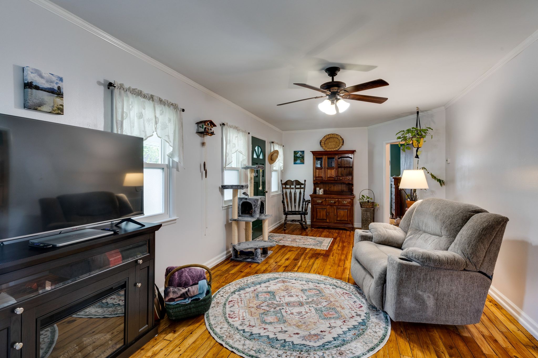 104 Shelby Street Old Hickory, TN 37138 - Photo 20 of 29 a living room with furniture and a flat screen tv