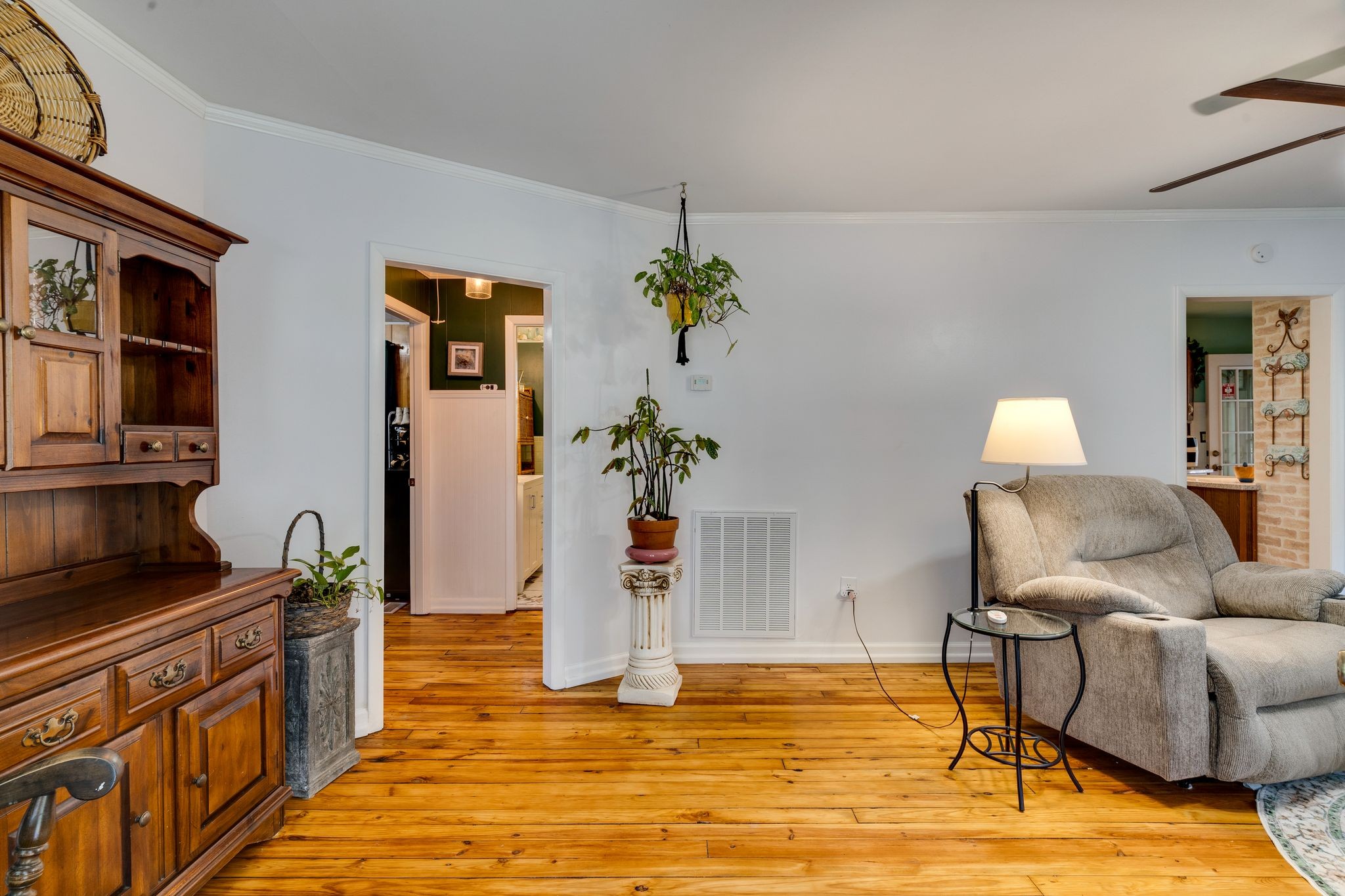 104 Shelby Street Old Hickory, TN 37138 - Photo 6 of 29 a living room with furniture