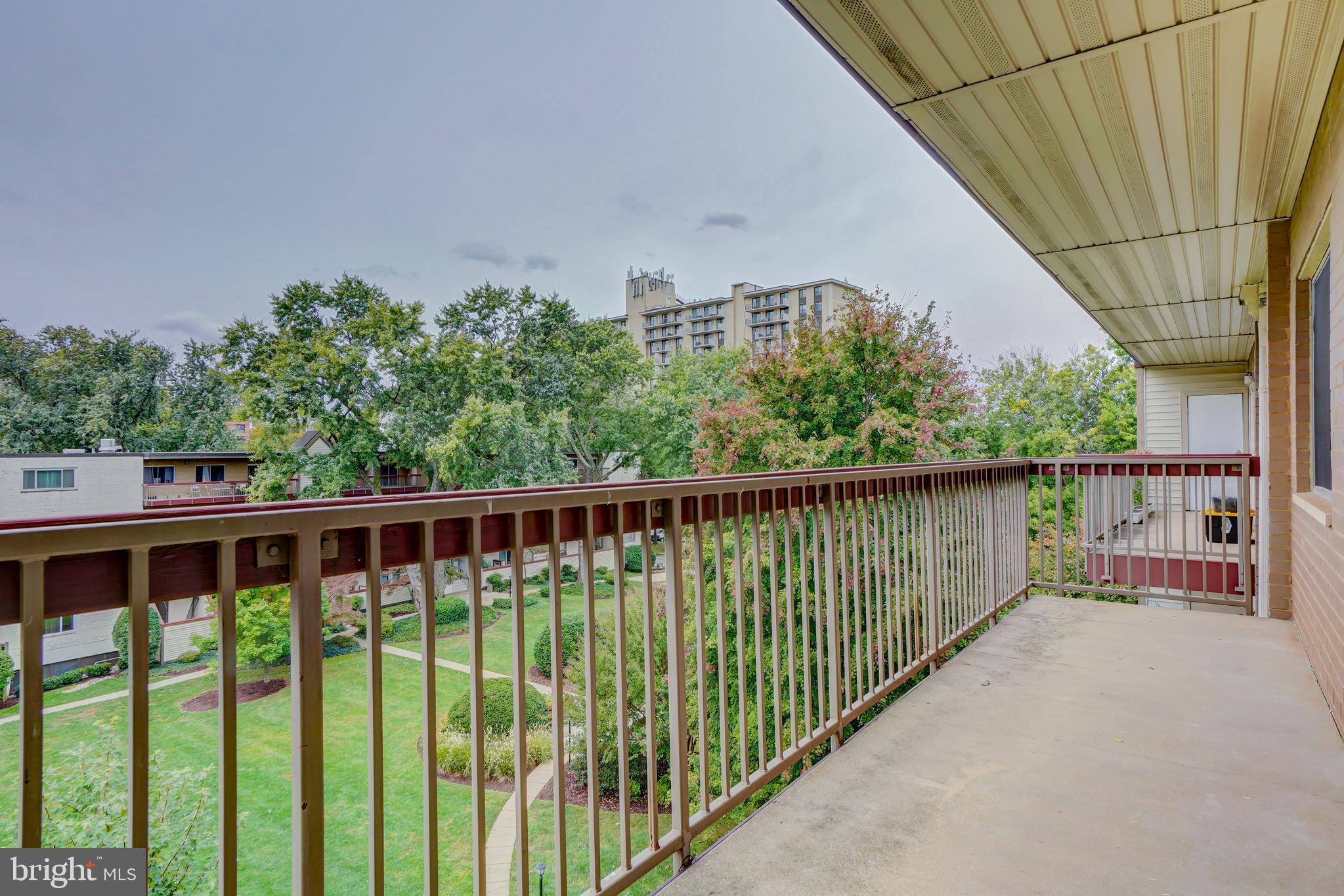 7400 Lakeview Drive, Unit 405 Bethesda, MD 20817 - Photo 21 of 30