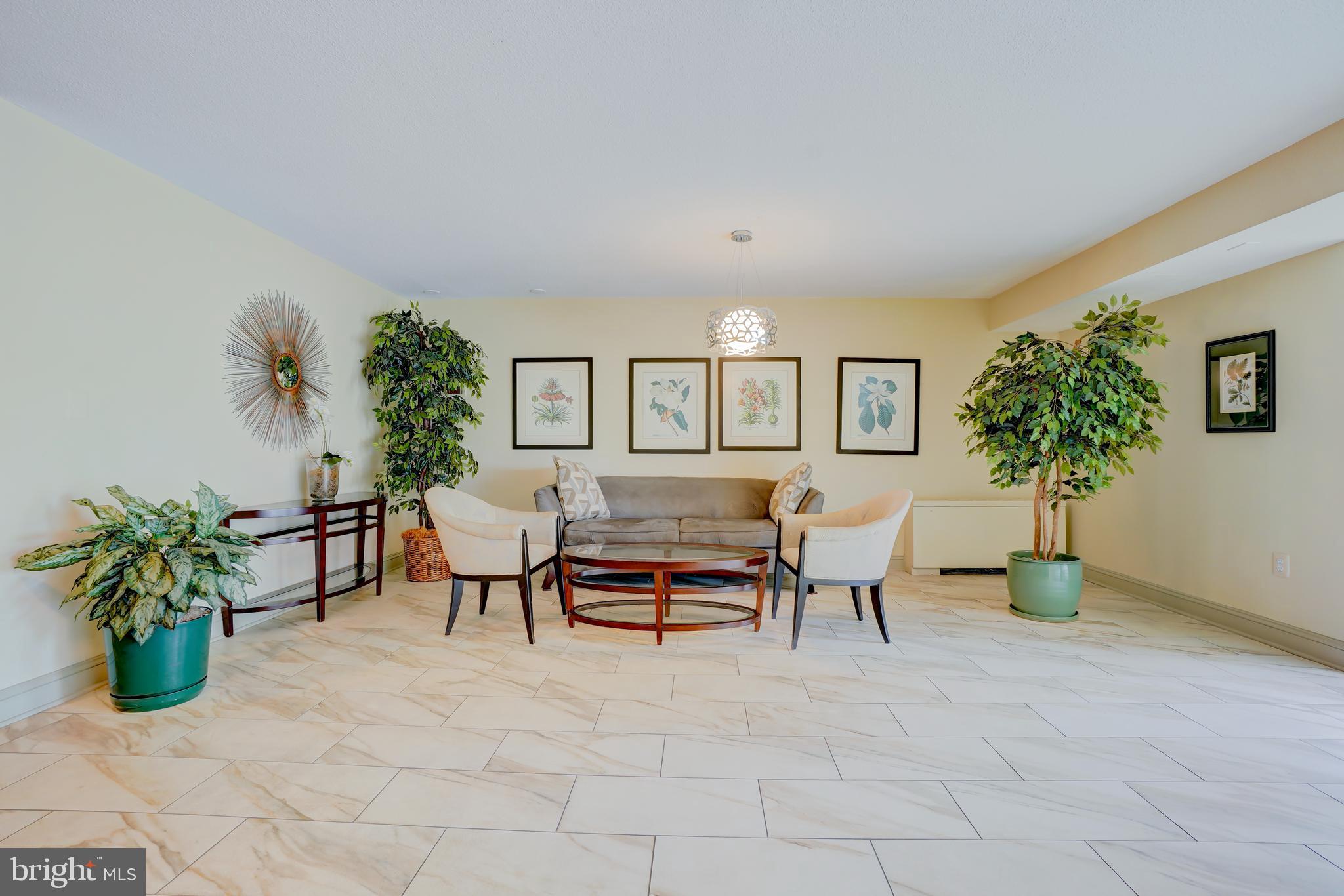 7400 Lakeview Drive, Unit 405 Bethesda, MD 20817 - Photo 3 of 30