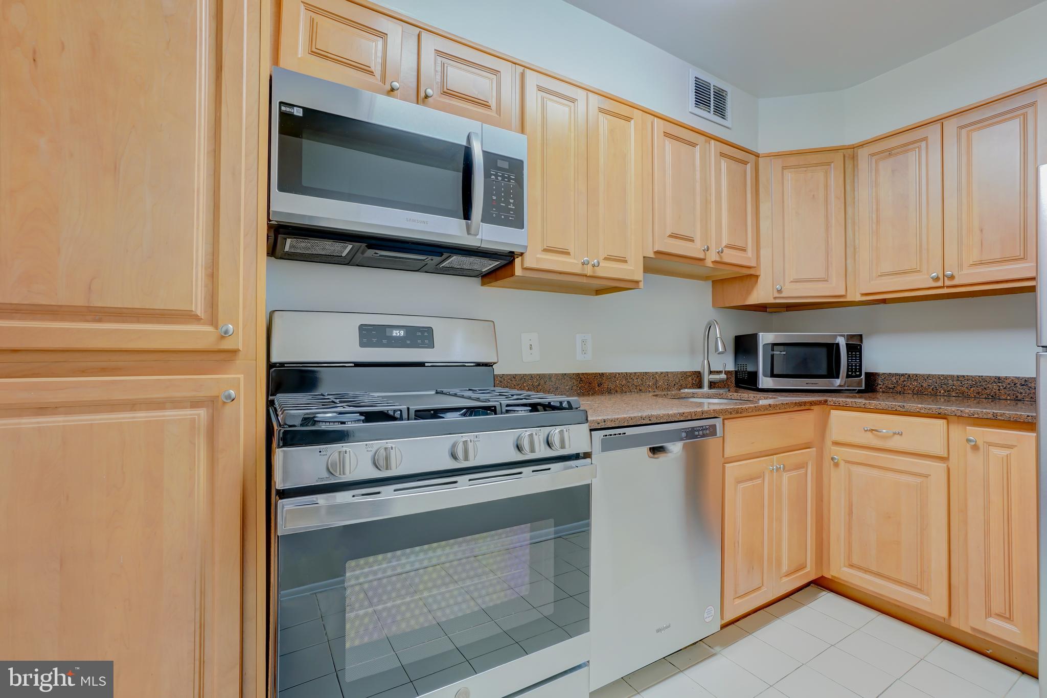 7400 Lakeview Drive, Unit 405 Bethesda, MD 20817 - Photo 10 of 30