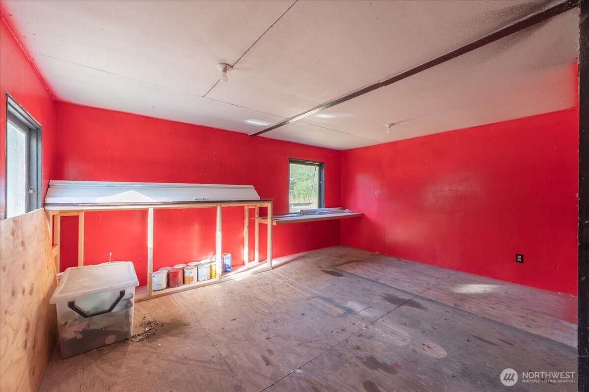 331 Frontier Road Grapeview, WA 98546 - Photo 32 of 39 a room with furniture