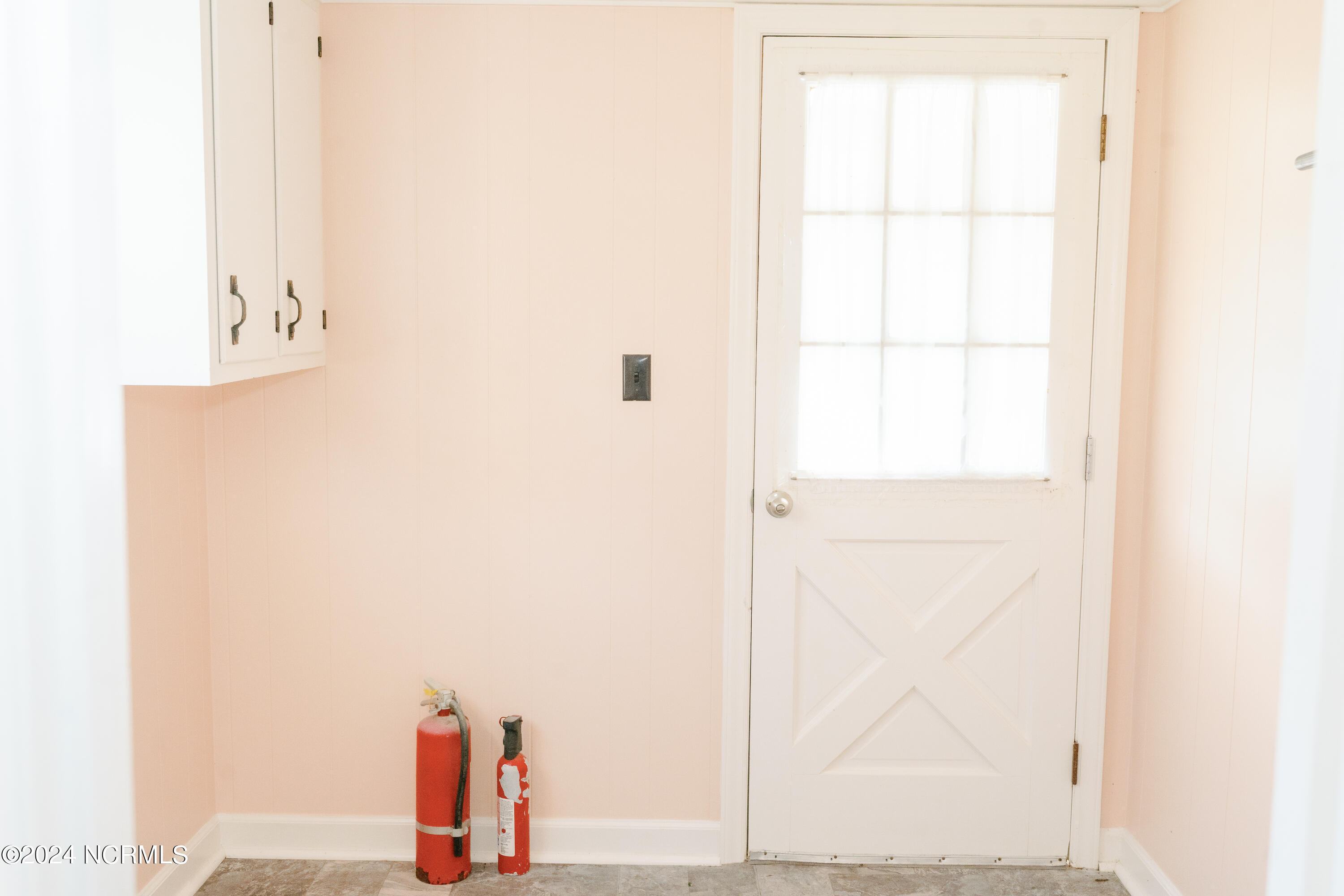 1039 Pinecrest Road Bath, NC 27808 - Photo 41 of 50 Laundry Room
