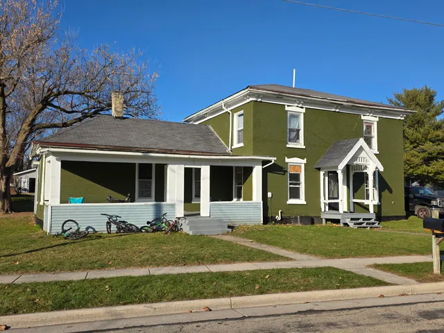 $219,000 | 401 South College Avenue, Fox Lake, WI 53933