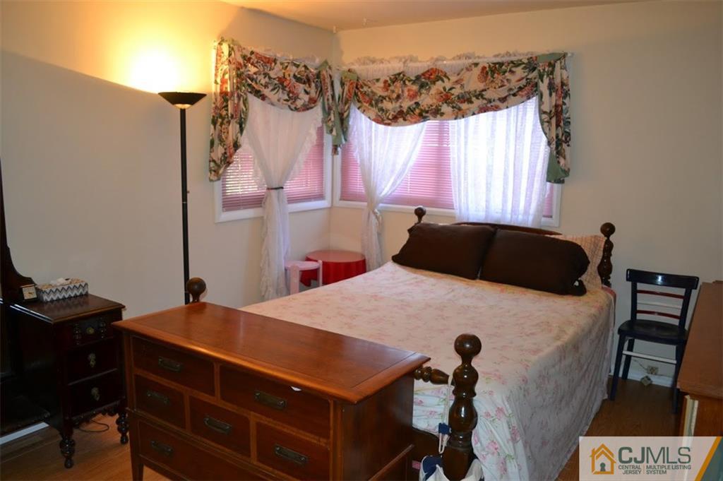 7 Cranston Road Kendall Park, NJ 08824 - Photo 12 of 17 Gallery Image 12