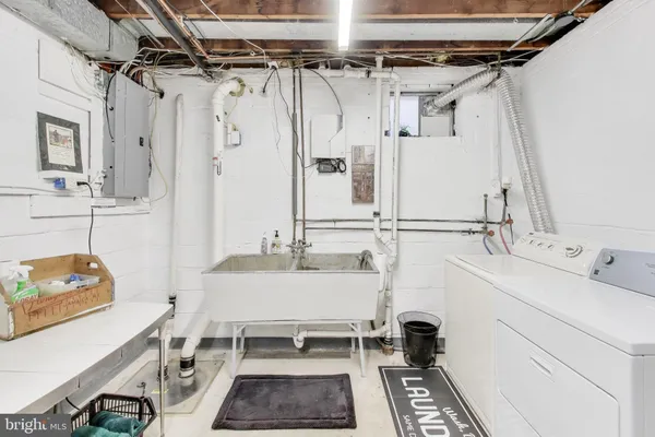 a view of a storage & utility room