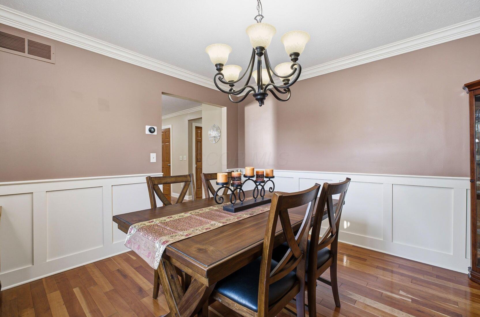 2216 Reeves Avenue Lewis Center, OH 43035 - Photo 19 of 53 Wainscoting