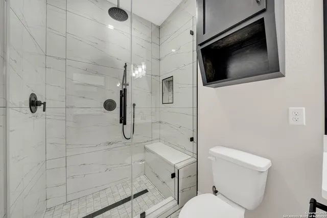 $319,900 | 816 County Road 6723, Natalia, TX 78059