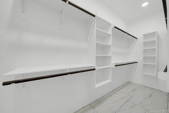 $319,900 | 816 County Road 6723, Natalia, TX 78059