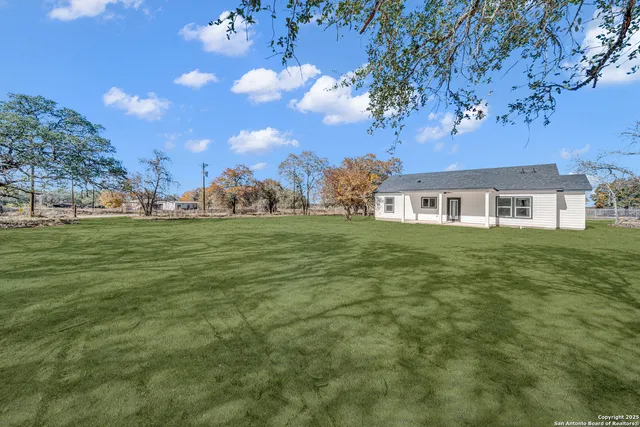 $319,900 | 816 County Road 6723, Natalia, TX 78059