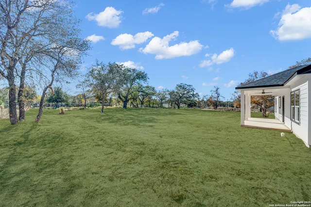 $319,900 | 816 County Road 6723, Natalia, TX 78059