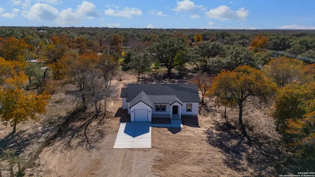 $319,900 | 816 County Road 6723, Natalia, TX 78059