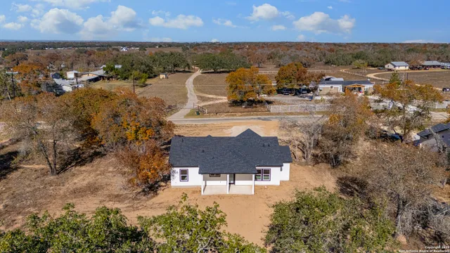 $319,900 | 816 County Road 6723, Natalia, TX 78059
