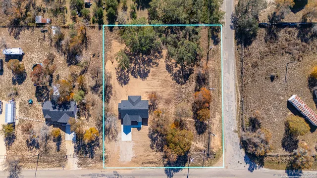 $319,900 | 816 County Road 6723, Natalia, TX 78059