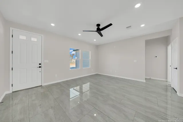 $319,900 | 816 County Road 6723, Natalia, TX 78059