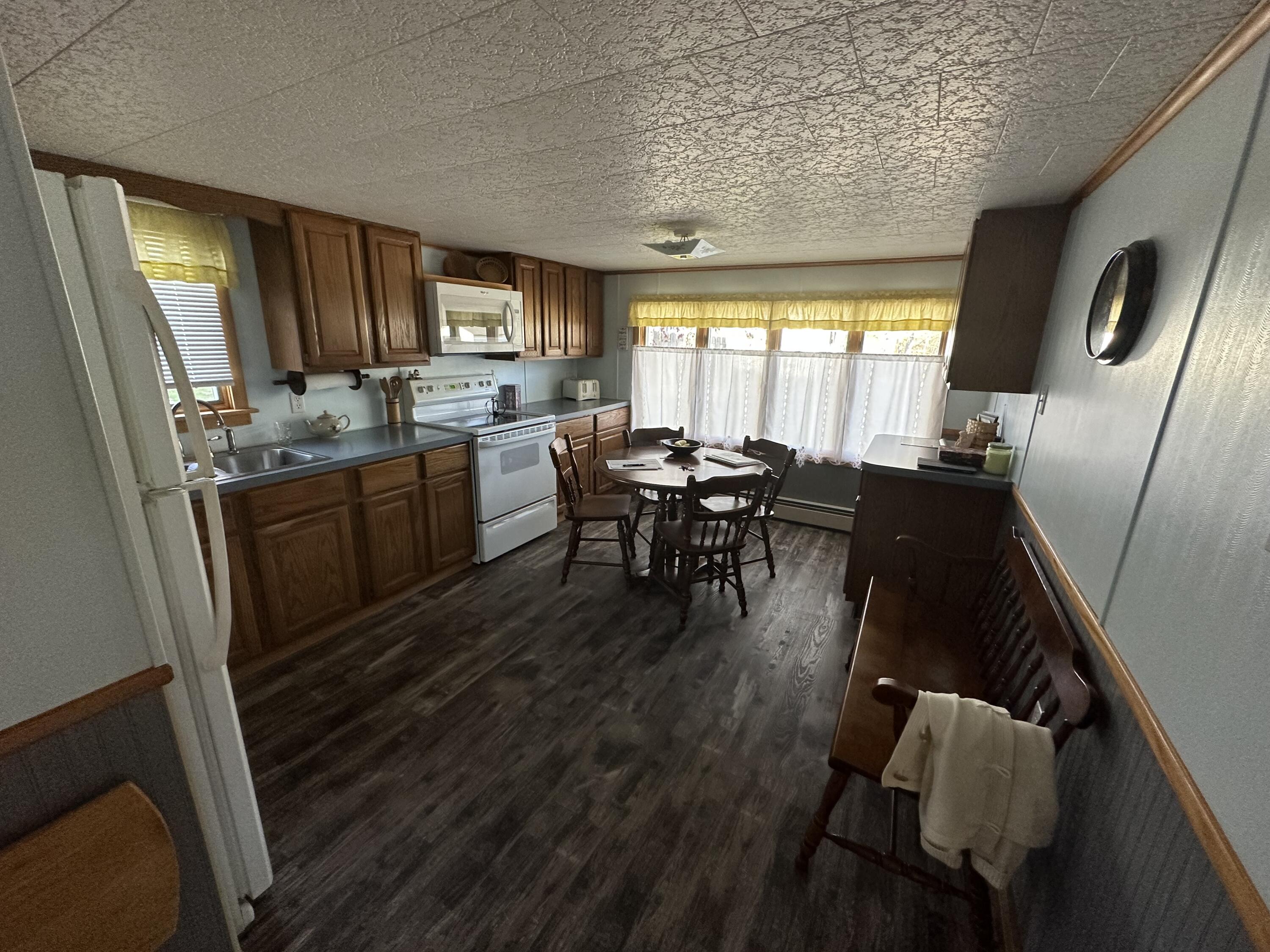 196 Cedar Street Millinocket, ME 04462 - Photo 4 of 15 IMG-2546