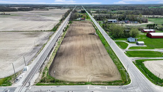 $255,000 | 17567 A Lakeside Road, Three Oaks, MI 49128