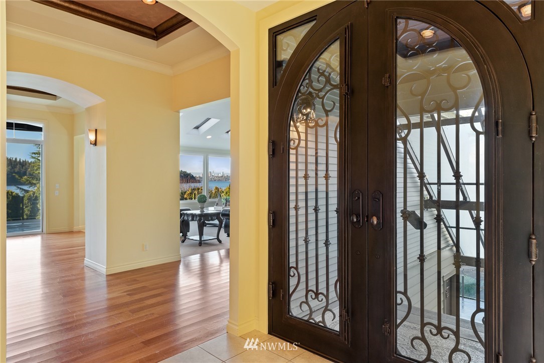 10 Brook Bay Road Mercer Island, WA 98040 - Photo 5 of 39 Gallery Image 5