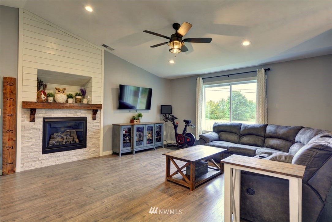 23127 Jordan Road Arlington, WA 98223 - Photo 9 of 36 Gallery Image 9
