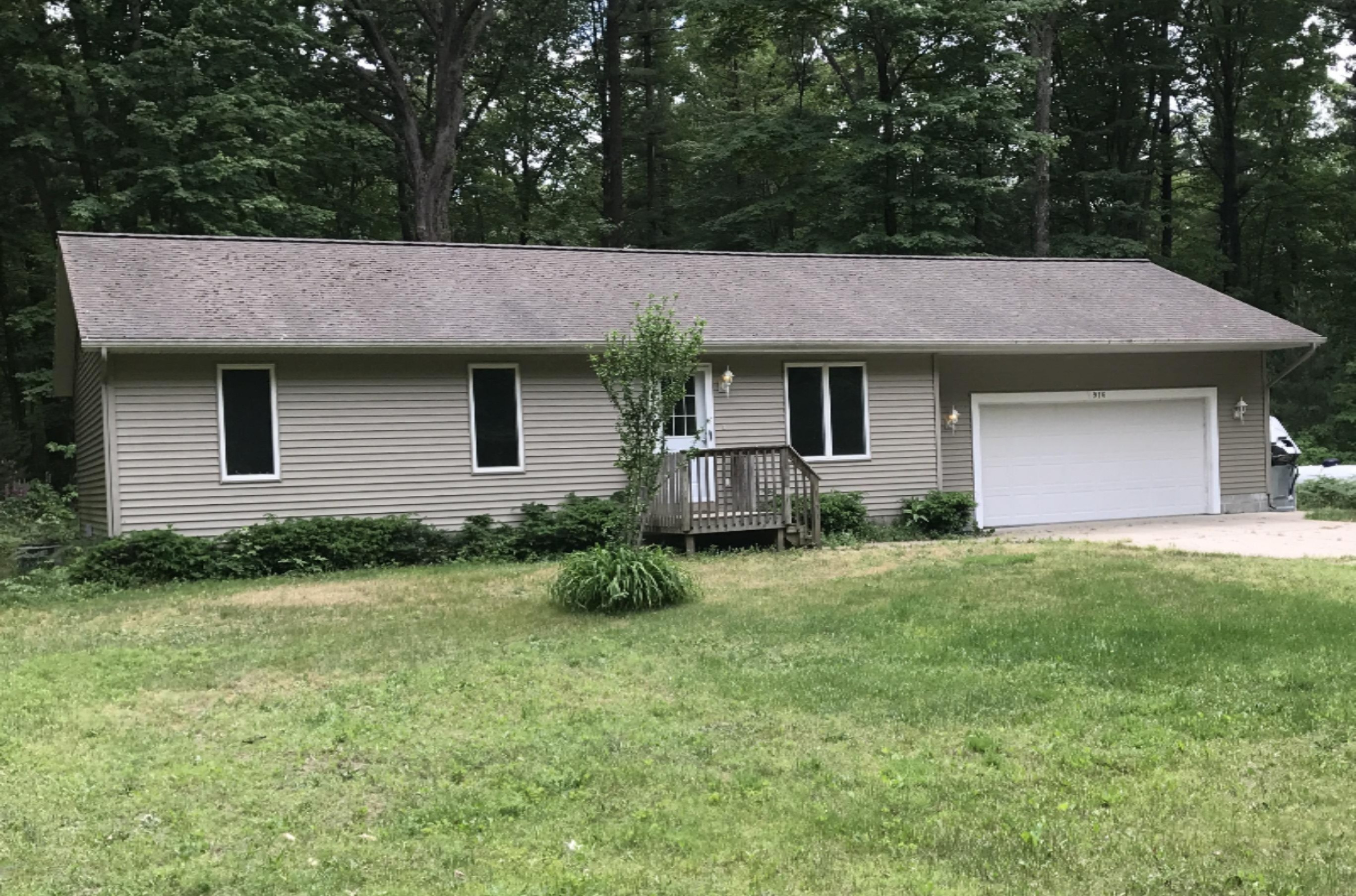 916 North Peterson Road Muskegon, MI 49445 - Photo 1 of 11 FullSizeRender