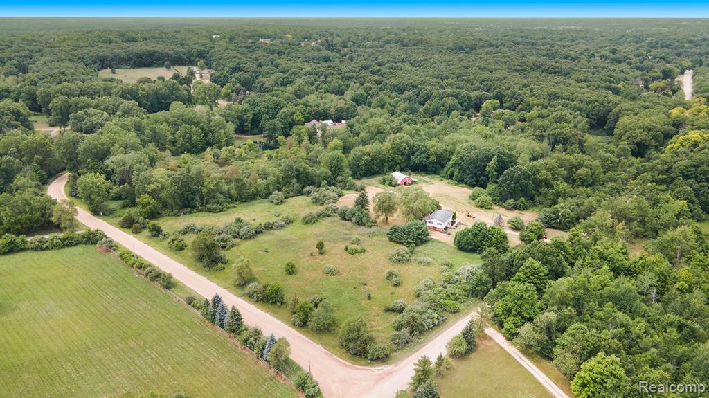 11358 Tipsico Lake Road Fenton, MI 48430 - Photo 30 of 34