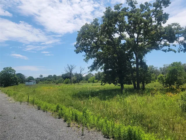 $229,000 | 323 Summit Road, Eagle Lake, TX 77434