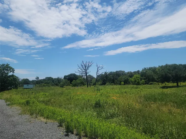 $229,000 | 323 Summit Road, Eagle Lake, TX 77434