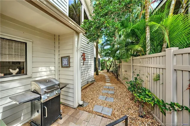 $550,000 | 5311 Southeast Brandywine Way, Unit 28, Stuart, FL 34997