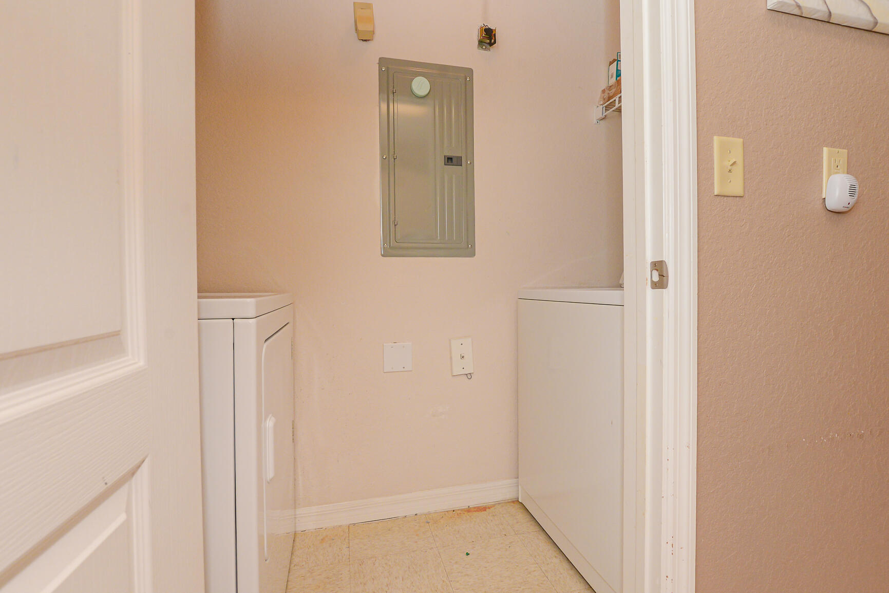 106 Southwest Peacock Boulevard, Unit 4204 Port St. Lucie, FL 34986 - Photo 14 of 46 a bathroom with a shower