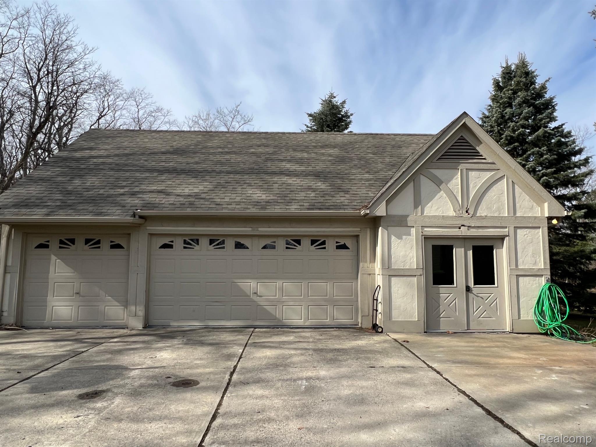1750 East Gunn Road Rochester, MI 48306 - Photo 19 of 90 Three Car Garage