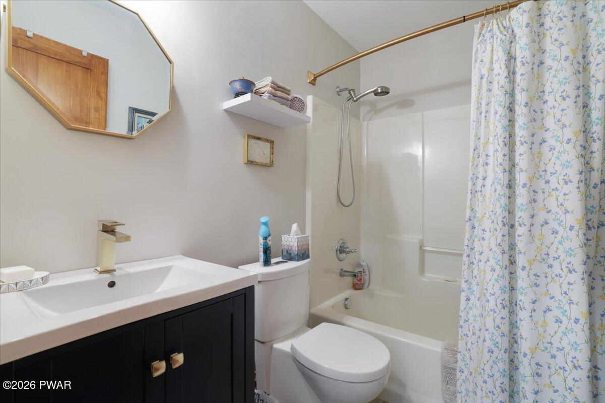 2350 Eagle Path Bushkill, PA 18324 - Photo 22 of 53