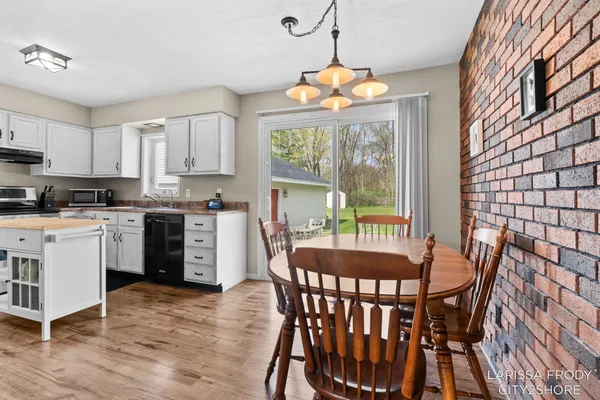 $339,900 | 245 Helen Drive, Rockford, MI 49341